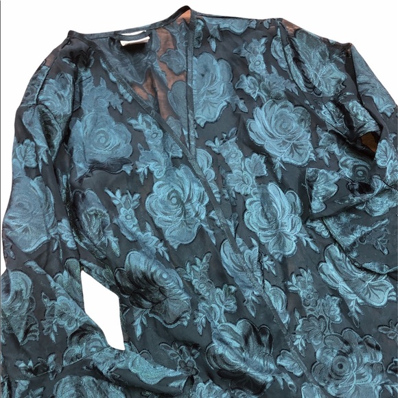 Secret Treasures small emerald green floral robe - Picture 1 of 10